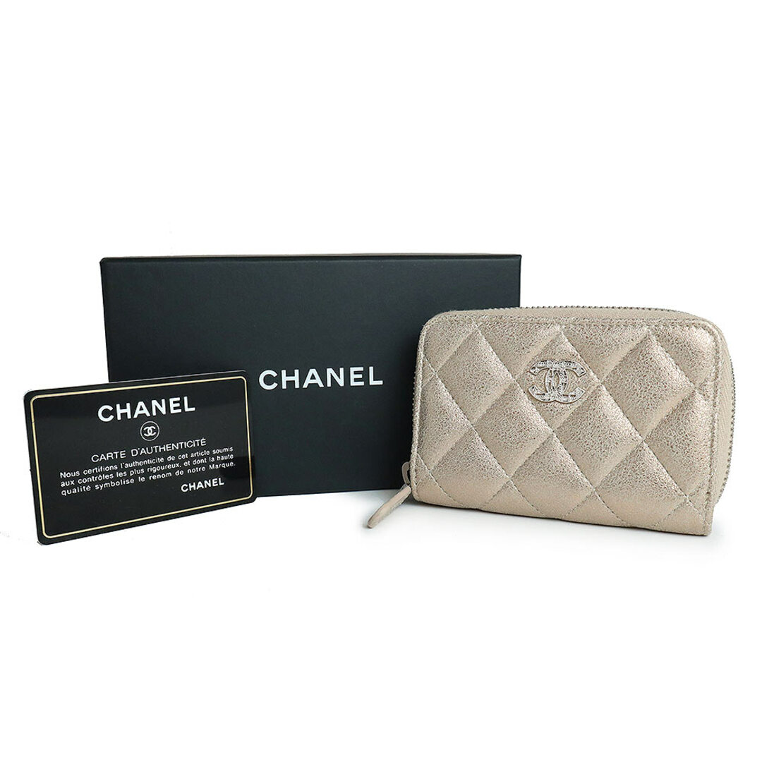 CHANEL(シャネル)のシャネル チェーンミー マトラッセ ジップ コインパース コインケース 小銭入れ 財布 ゴートスキン レザー メタリックゴールド シルバー金具 A80425 箱付 CHANEL（未使用　展示品） レディースのファッション小物(コインケース)の商品写真