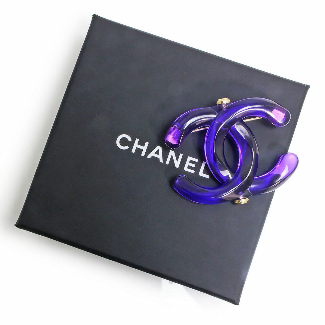 CHANEL レジン　ブローチ　マトラッセ柄