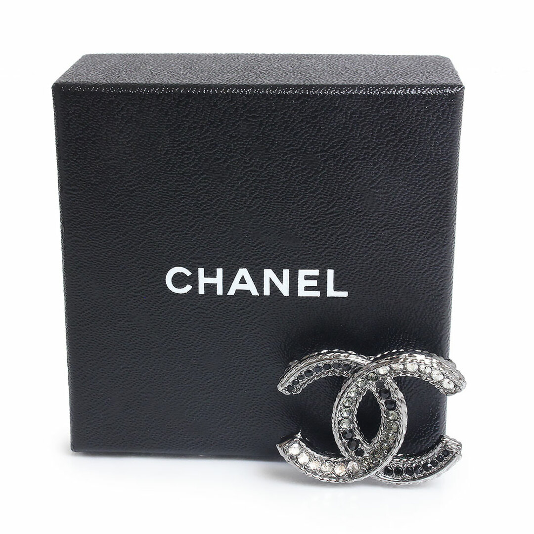 CHANEL - シャネル ココマーク ラインストーン ブローチ シルバー