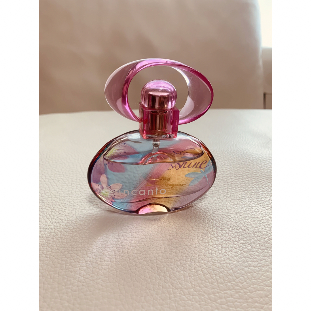 Ferragamo(フェラガモ)のフェラガモ　インカントシャイン　オードトワレ30ml コスメ/美容の香水(香水(女性用))の商品写真