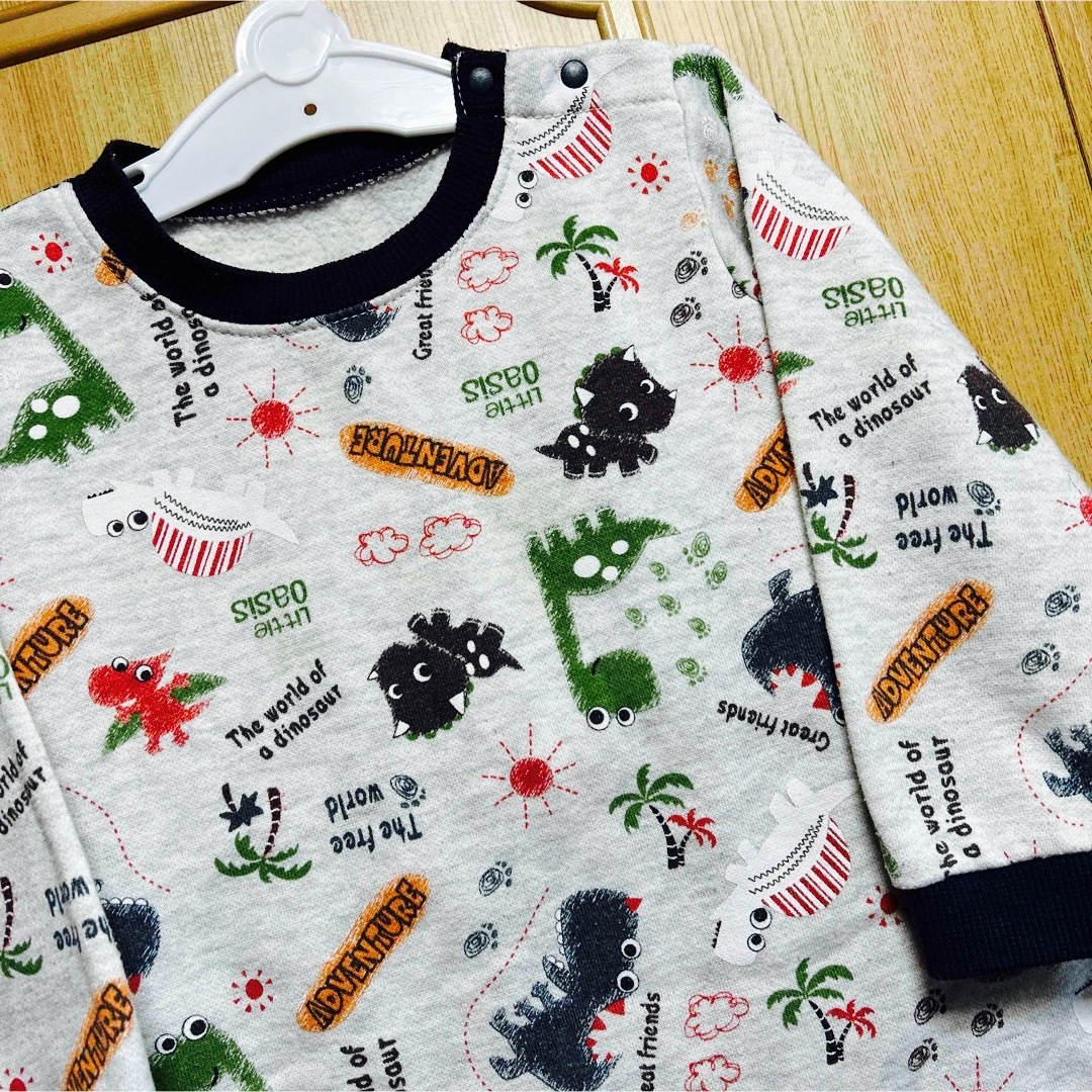 恐竜さん　あったかパジャマ キッズ/ベビー/マタニティのキッズ服男の子用(90cm~)(パジャマ)の商品写真