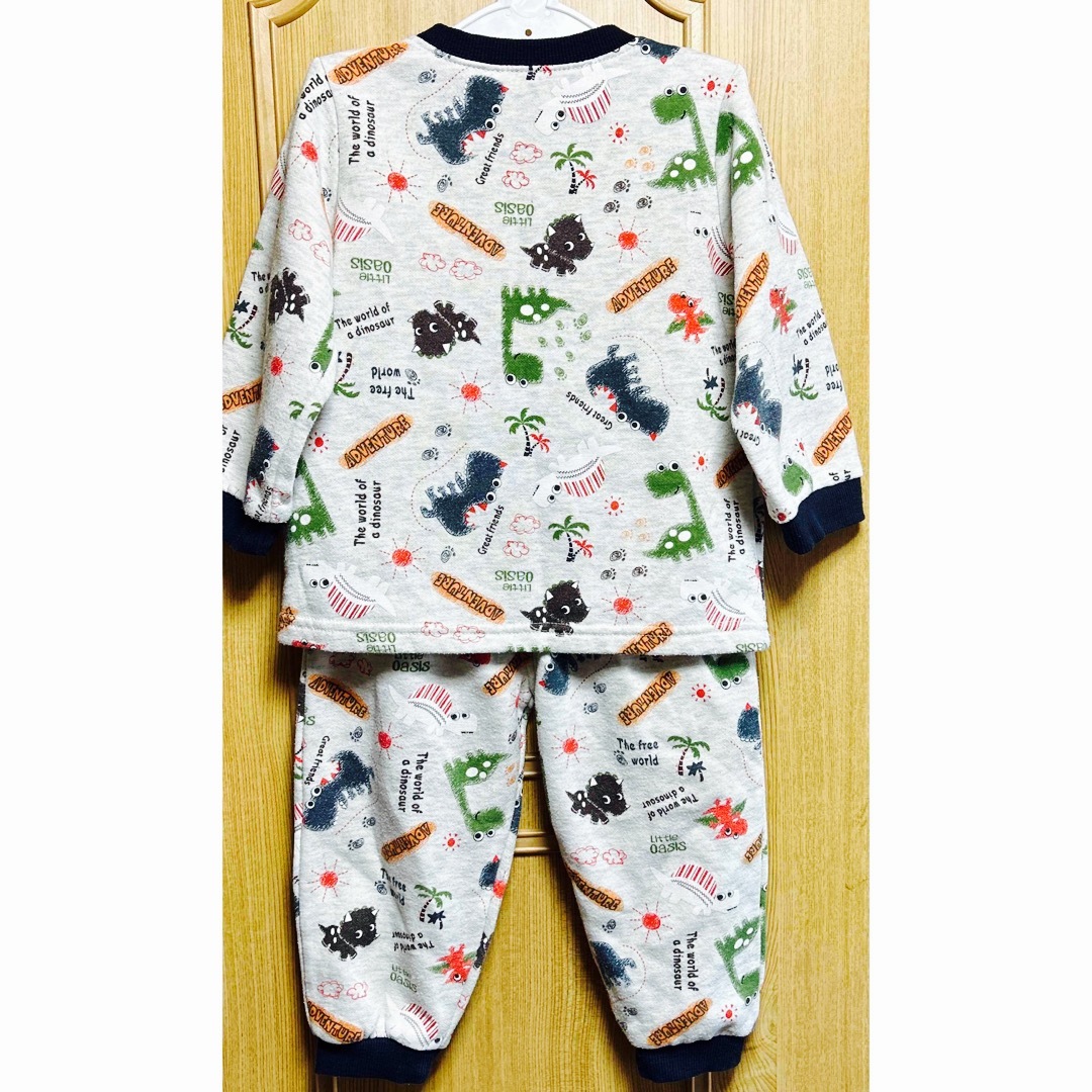 恐竜さん　あったかパジャマ キッズ/ベビー/マタニティのキッズ服男の子用(90cm~)(パジャマ)の商品写真