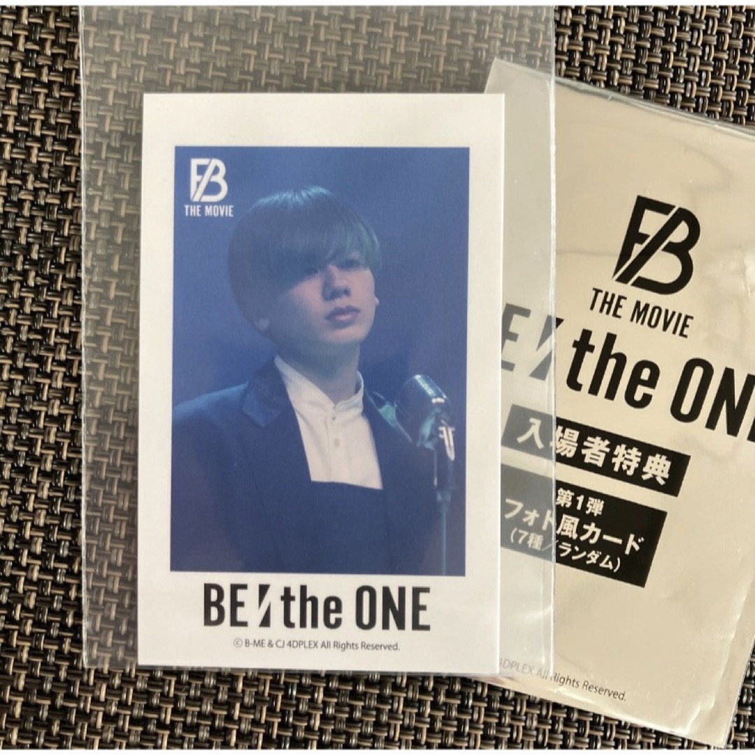 ビーファースト　BE:FIRST入場者特典　フォト風カード　MANATO　マナト エンタメ/ホビーのタレントグッズ(アイドルグッズ)の商品写真