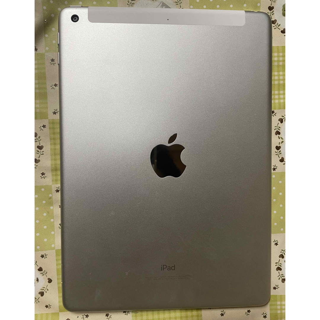 【お値下げ中】iPad 第6世代　シルバー