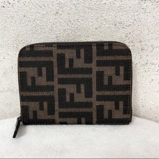 正直破格！新品未使用　FENDI  二つ折り財布　※参考日本定価:72,600円