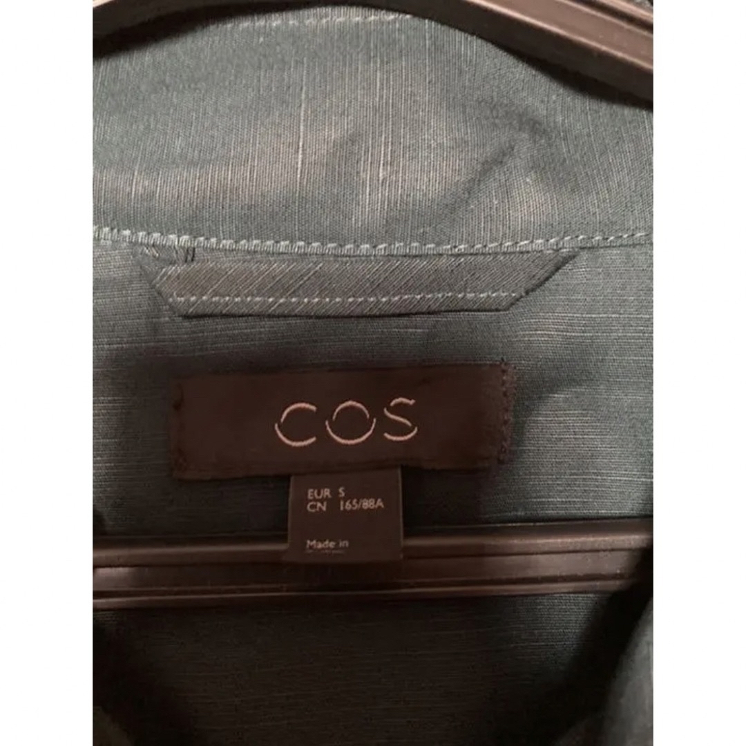 COS(コス)のCOS   モスグリーン  ブルゾン レディースのジャケット/アウター(ブルゾン)の商品写真