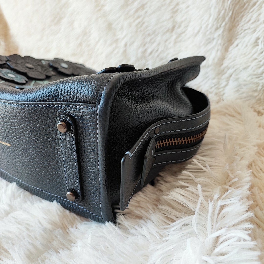 COACH - 【タグ付】COACH ローグ25 ティーローズ ネイビー 2way COACH - 【タグ付】COACH ローグ25 ティーローズ ネイビー 2way
