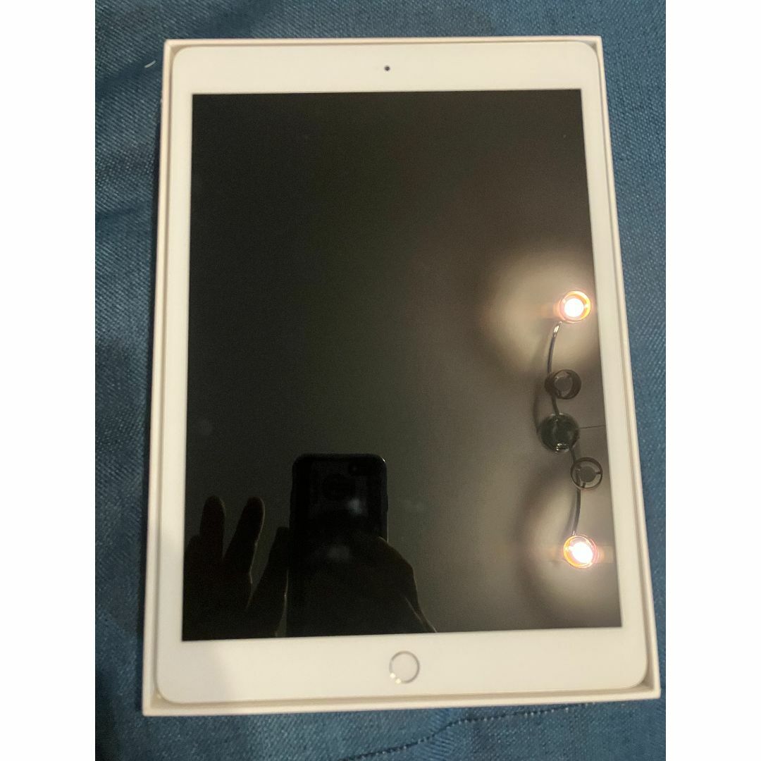 【新品未開封】iPad 第８世代 32G wi-fiモデル Silver