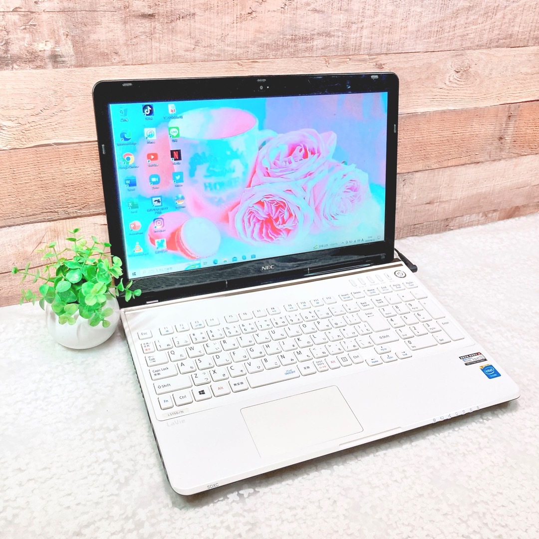 人気の白 PC✨NECノートパソコン✨初心者向き✨すぐに使える