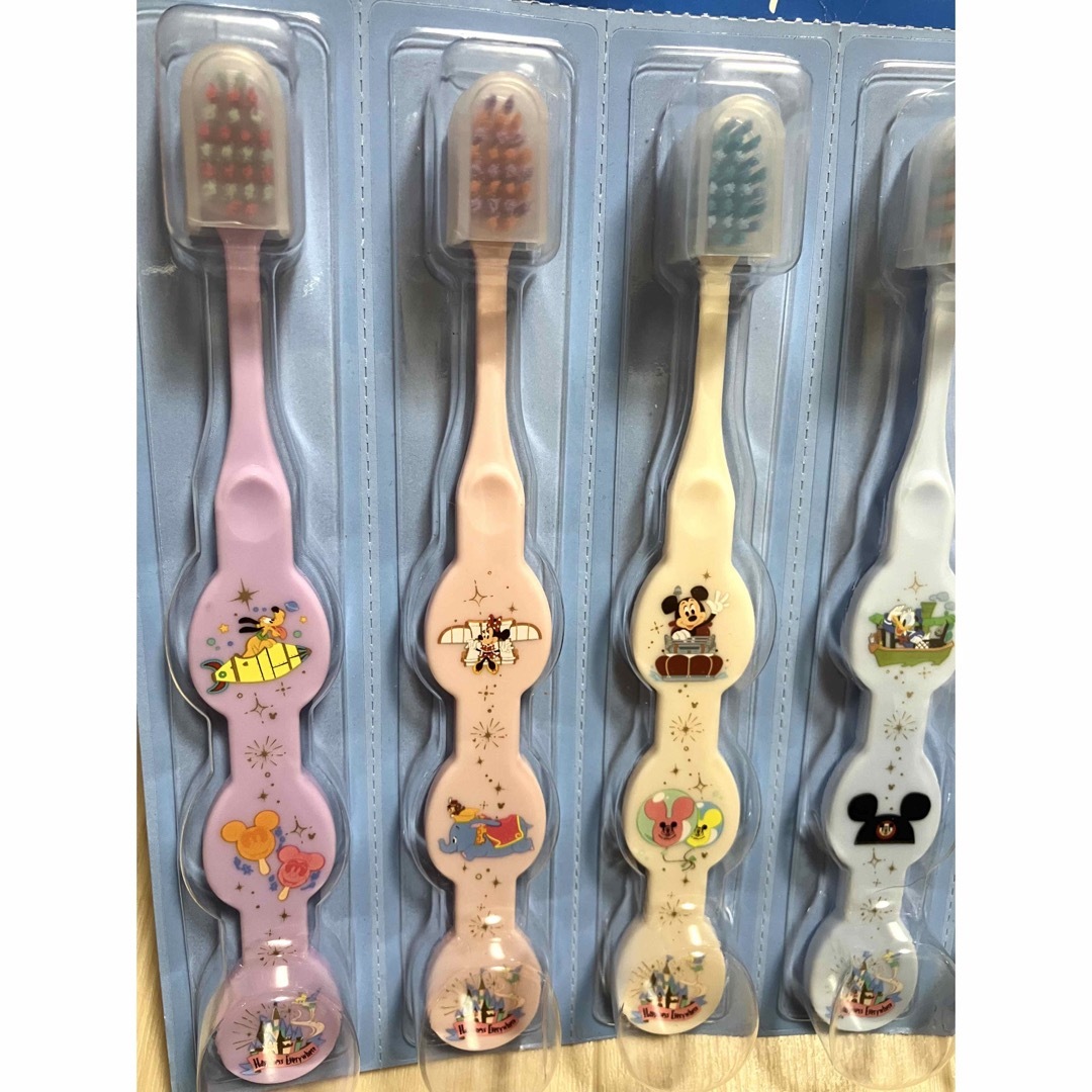 Disney(ディズニー)の歯ブラシ TOKYO Disney RESORT ミッキー ミニー プルート キッズ/ベビー/マタニティの洗浄/衛生用品(歯ブラシ/歯みがき用品)の商品写真