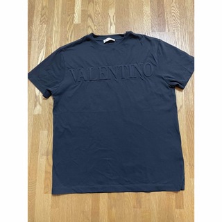 ヴァレンティノ(VALENTINO)の美品！VALENTINO ヴァレンティノ　エンボス ロゴ  Tシャツ(Tシャツ/カットソー(半袖/袖なし))
