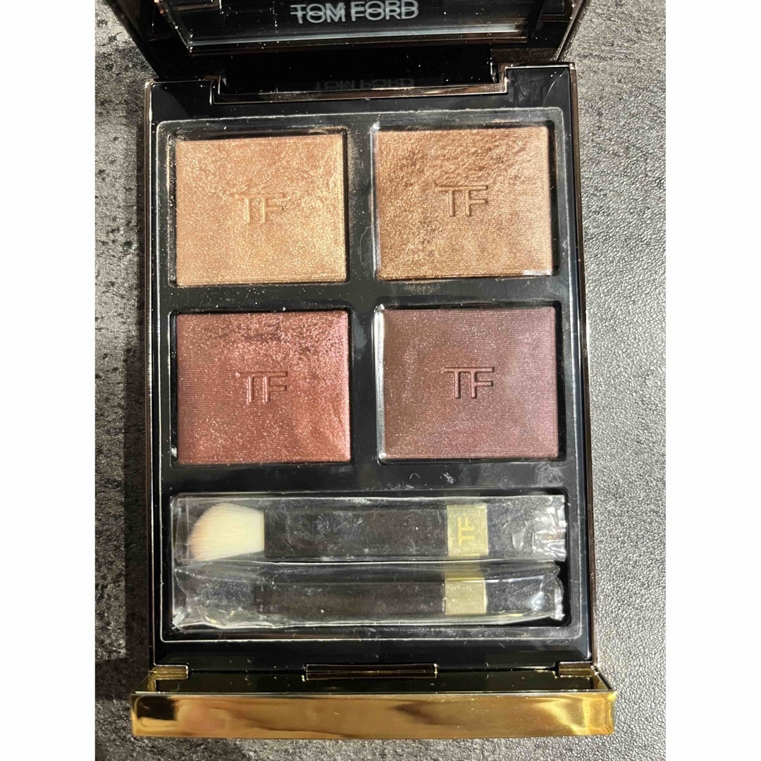 TOM FORD(トムフォード)のTOMFORD アイシャドウ　04 コスメ/美容のベースメイク/化粧品(アイシャドウ)の商品写真