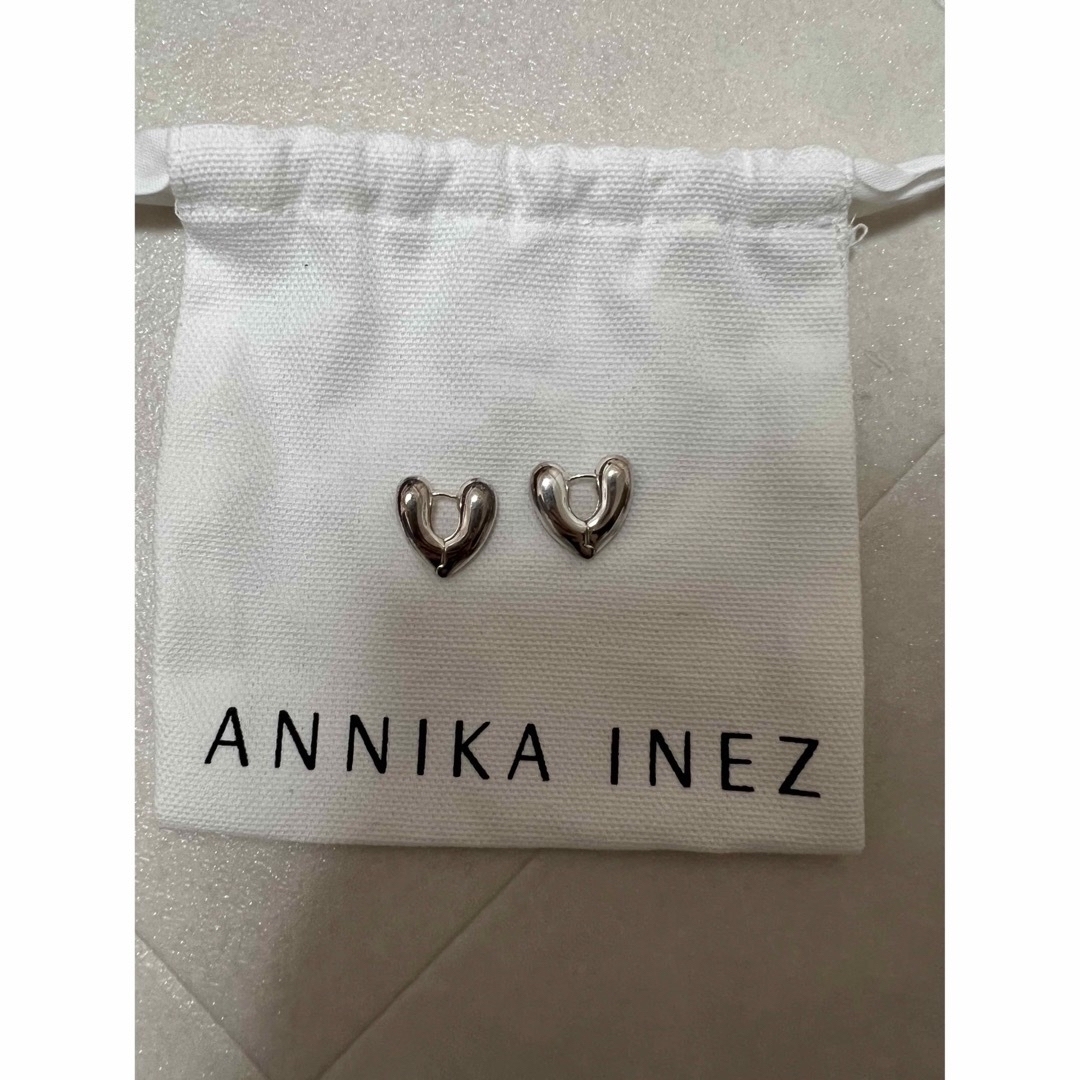 ANNIKA INEZ ハートフープピアス　シルバー