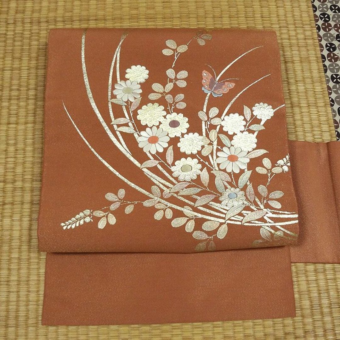 芝翫茶色に金糸と金箔　萩と菊　名古屋帯