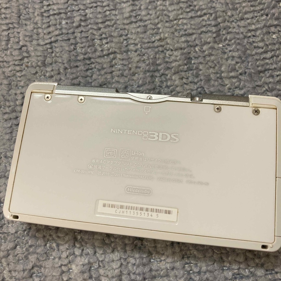 ニンテンドー3DS ホワイト本体ポケモンバンク＆ムーバー挿入済　動作品