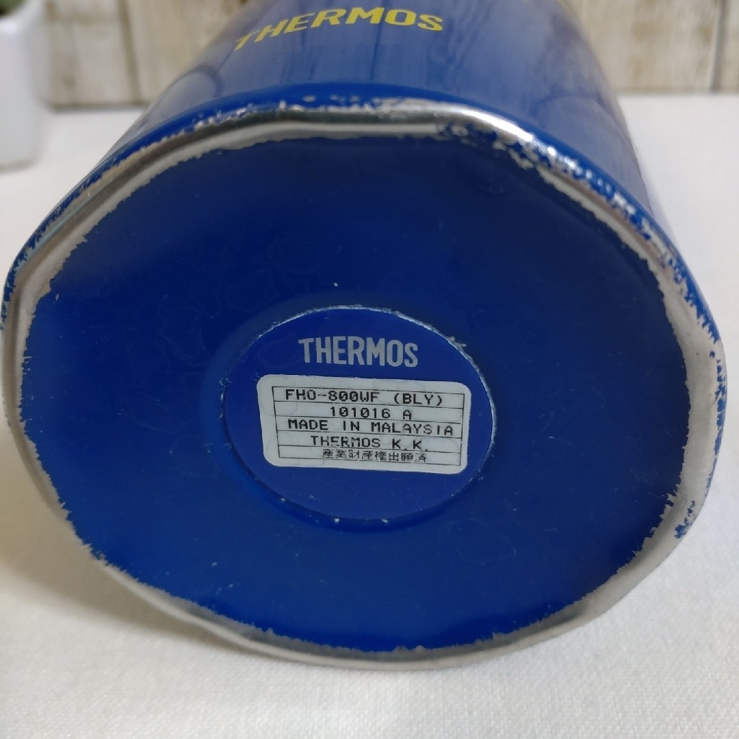 THERMOS　水筒カバー　800ml　小さないちご ハンドメイドのキッズ/ベビー(外出用品)の商品写真