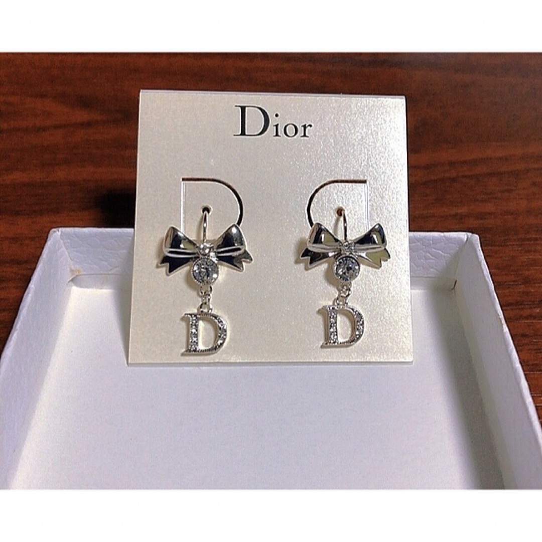 Dior リボン 人気 ピアス silver シンプル ストーン 可愛い