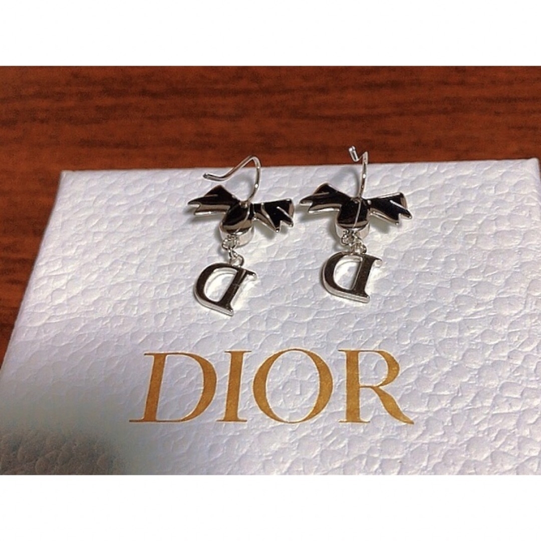 Dior リボン 人気 ピアス silver シンプル ストーン 可愛い