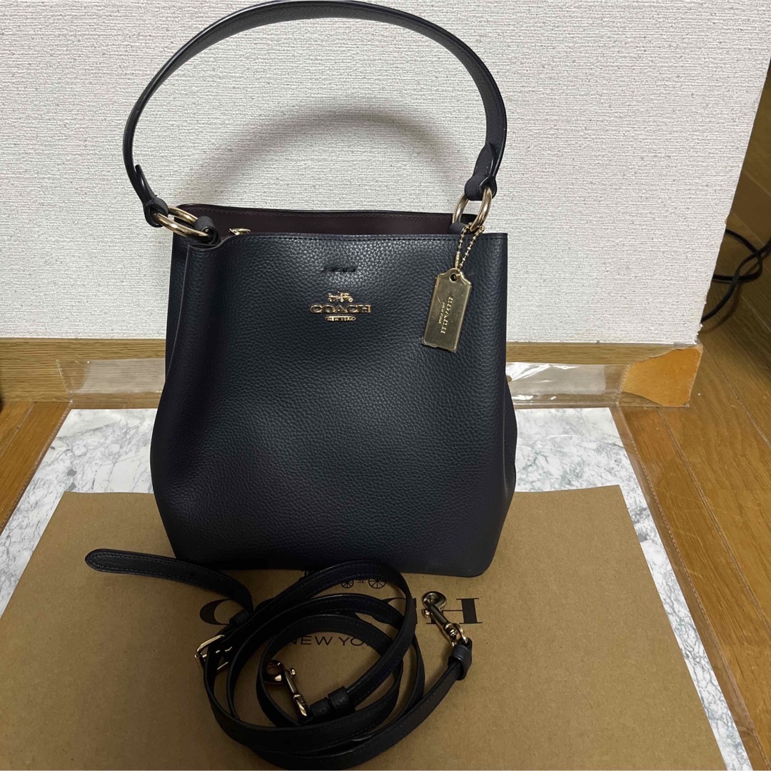 COACH モリーバケットバッグ　ネイビー