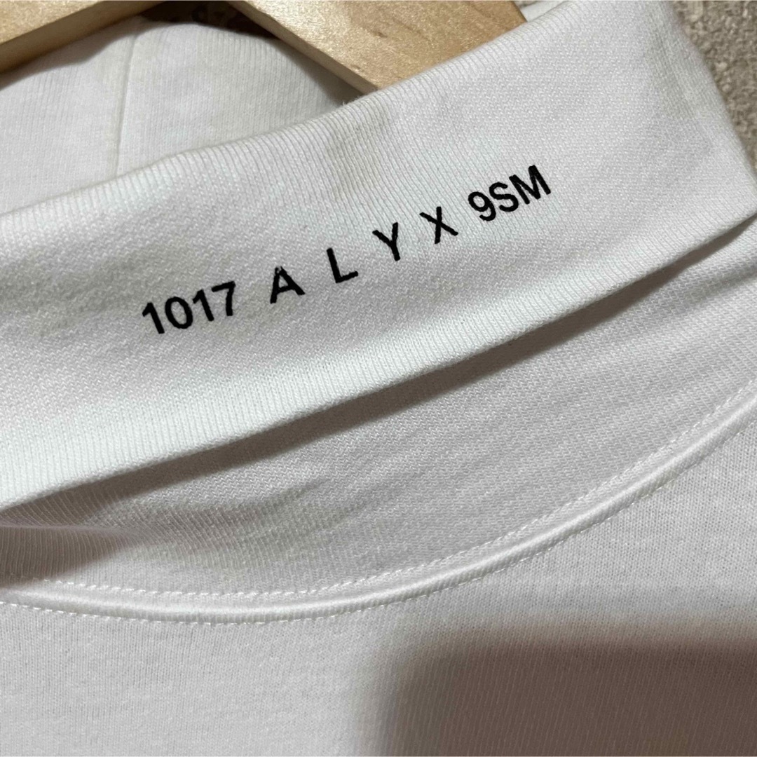 1017 ALYX 9SM アリクス ロゴプリント ハイネック カットソー