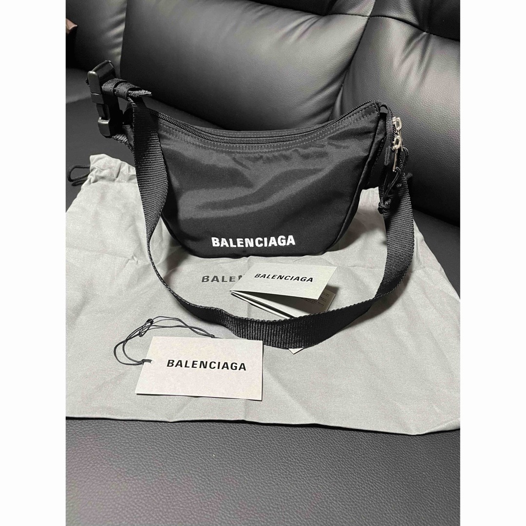 Balenciaga(バレンシアガ)の新品未使用　バレンシアガ　ナイロンショルダーバッグ メンズのバッグ(ショルダーバッグ)の商品写真