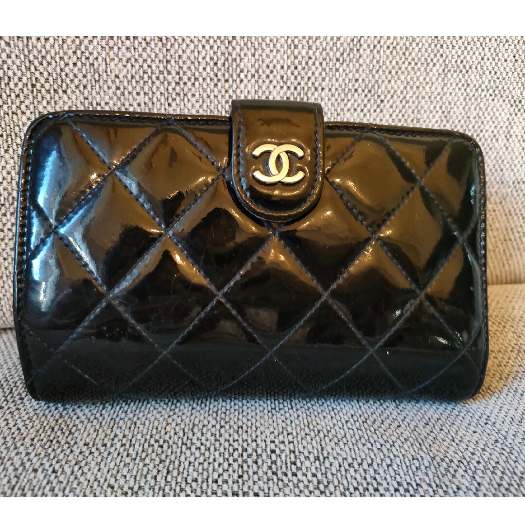 CHANEL(シャネル)のシャネルマトラッセ ラウンドファスナー　二つ折り財布 レディースのファッション小物(財布)の商品写真