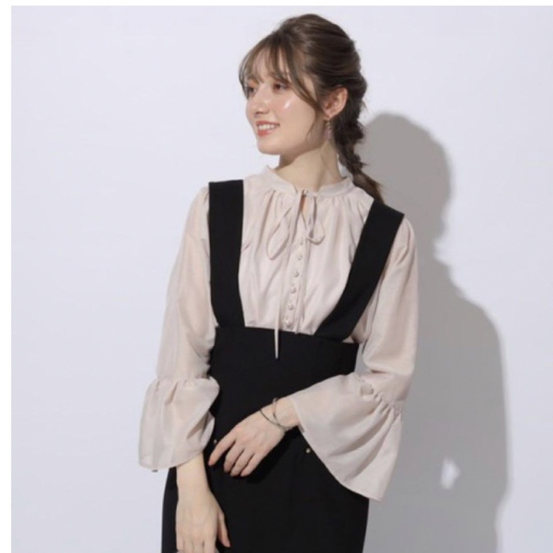 新品❣️前後2wayベルスリーブブラウス パールボタン | フリマアプリ ラクマ