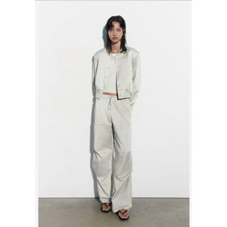 ザラ(ZARA)のZARA　サテン クロップド ボンバージャケット　Sサイズ　パールグレー(ブルゾン)