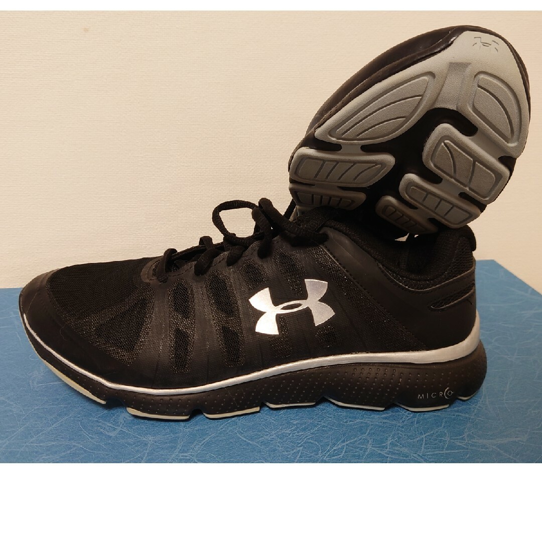 SALE＊UNDER ARMOUR−MICRO―黒スニーカー