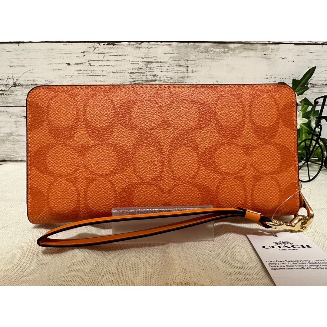 COACH - 新品COACH コーチ長財布シグネチャー オレンジの通販 by