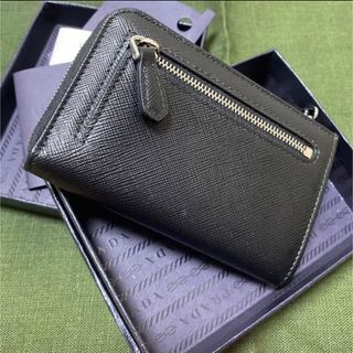 PRADA - サフィアーノトライアングル キーケースの通販 by