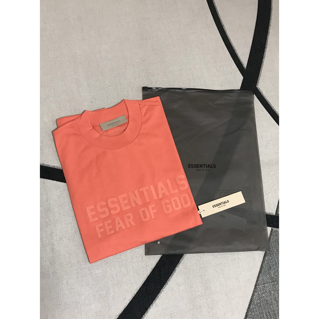 ESSENTIALS SS Tee CORAL フロントロゴTシャツ メンズ L