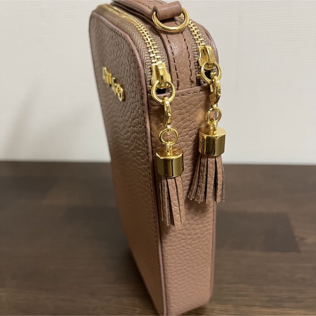 ATAO(アタオ)のアタオ アミュレット・ケリー アーモンド レディースのバッグ(ショルダーバッグ)の商品写真
