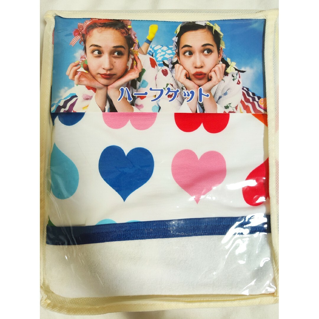 水原希子 ハーフケット ハート柄 インテリア/住まい/日用品の寝具(布団)の商品写真