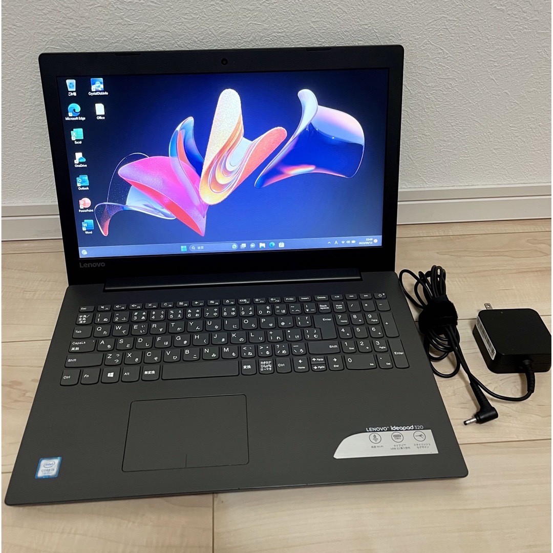 【美品】新品 SSD搭載　Lenovo ideapad 320