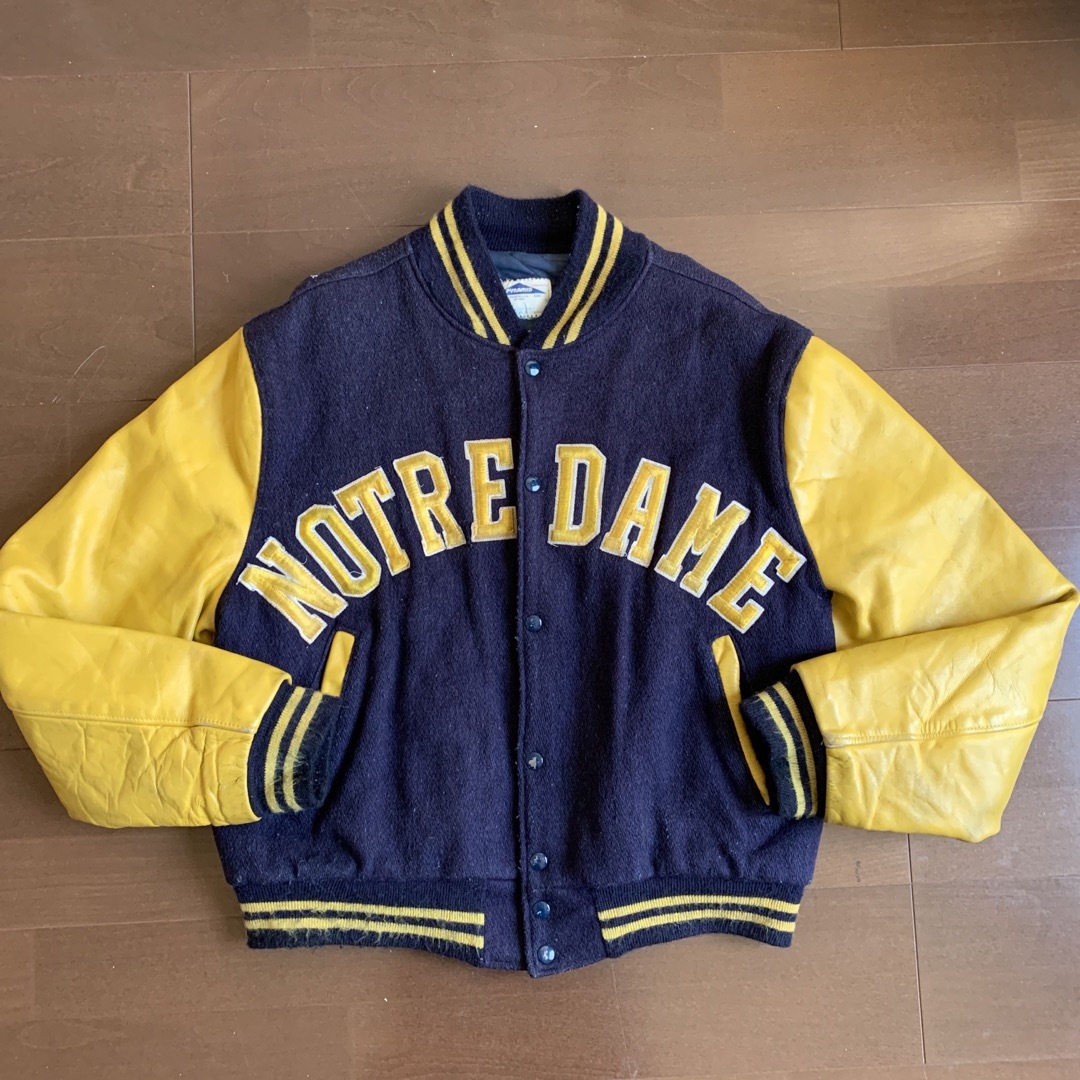 ノートルダム大学“Fighting Irish“袖革スタジャンMサイズ - スタジャン