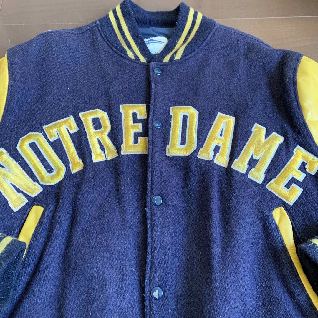 ノートルダム大 Fighting Irish スタジャン-