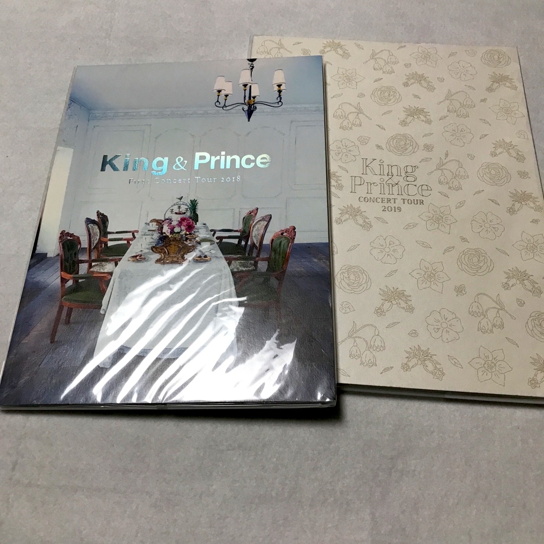 King & Prince(キングアンドプリンス)のKing&Prince concert tour 20182019 パンフレット エンタメ/ホビーのタレントグッズ(アイドルグッズ)の商品写真