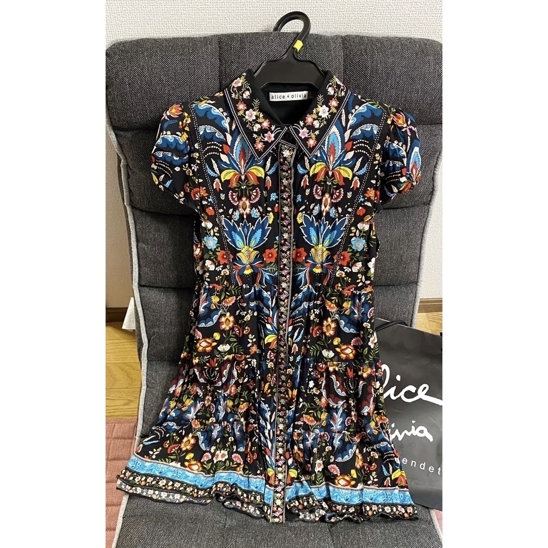 美品 アリス&オリビア 定価7万円 刺繍ワンピース-