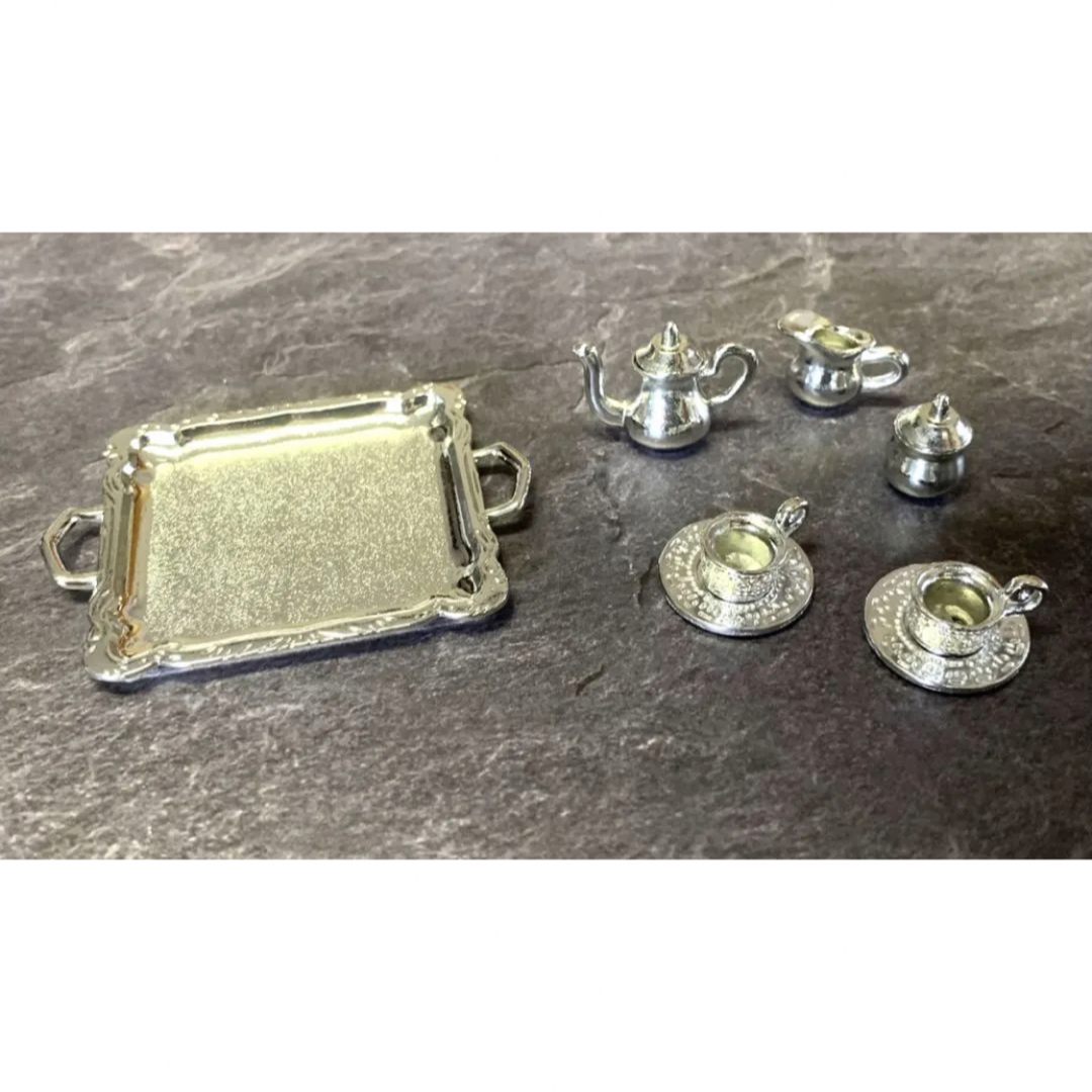 ミニチュア　銀の食器　食器　ミニサイズ　ドールハウス　カップ ハンドメイドのおもちゃ(ミニチュア)の商品写真