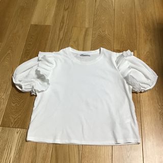 ザラ(ZARA)のZARA♦️ザラ♦️フリルTシャツ　M  ホワイト(Tシャツ(半袖/袖なし))