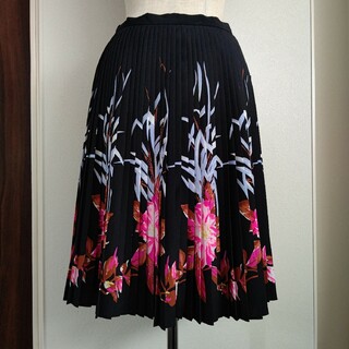 DKNY ✿ ダナキャラン 大判 花柄 フレア プリーツスカート 2 黒 ピンク