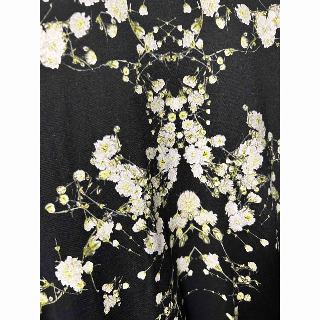大人気完売!ジバンシィかすみ草総柄Tシャツ!-