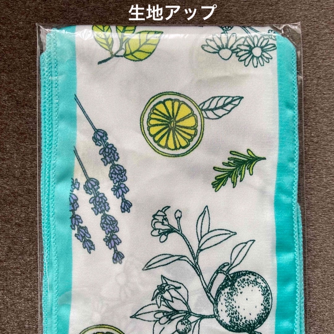 L'OCCITANE(ロクシタン)の新品未開封 L'OCCITANE ロクシタン ツイリースカーフ レディースのファッション小物(バンダナ/スカーフ)の商品写真