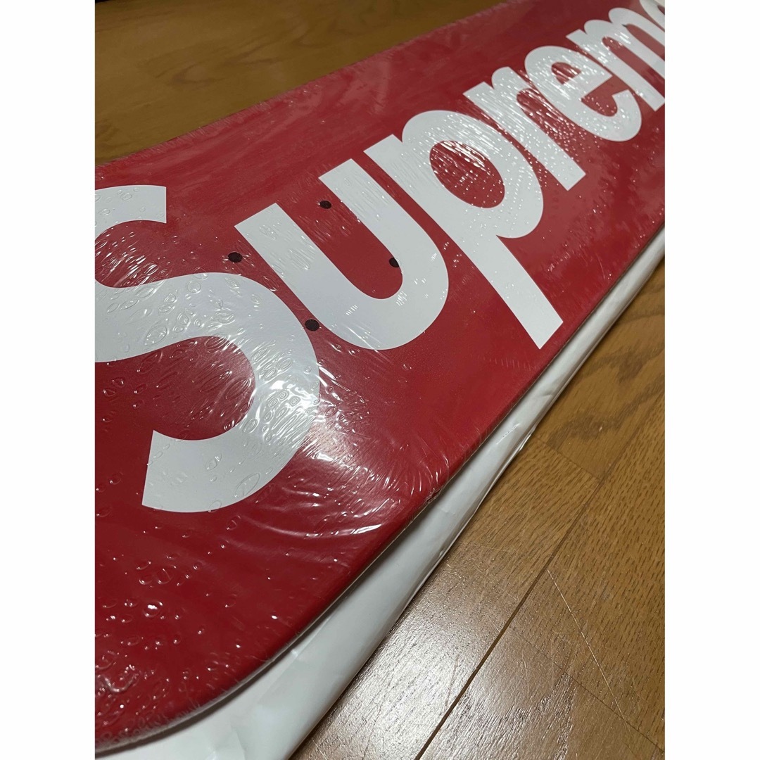 Supreme(シュプリーム)のSupreme Logo Skate Deck RED 1st スポーツ/アウトドアのスポーツ/アウトドア その他(スケートボード)の商品写真