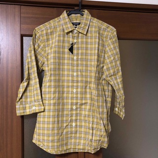 バーバリーブラックレーベル(BURBERRY BLACK LABEL)の新品　バーバリーブラックレーベル　カーキチェックシャツ　２M(シャツ)