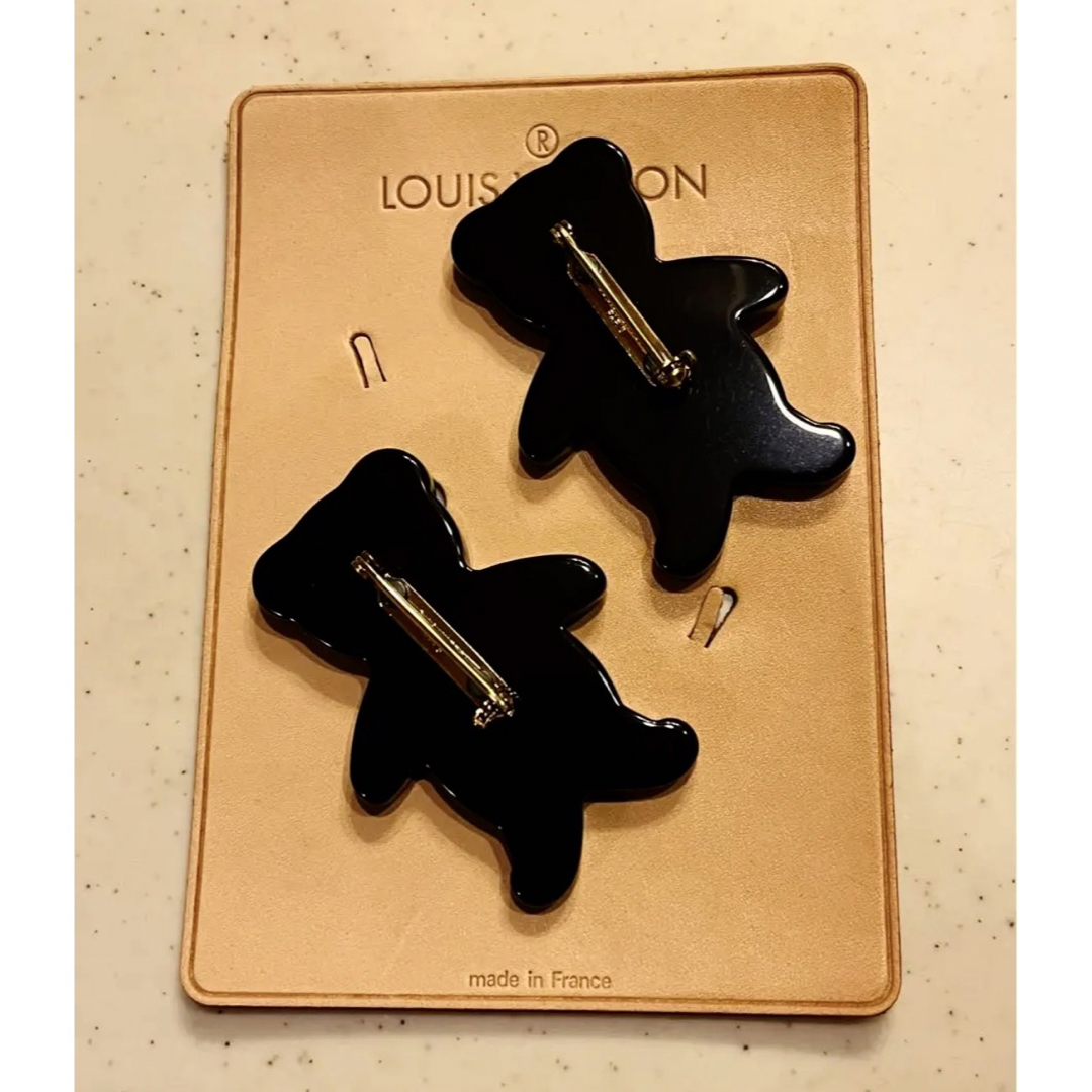 LOUIS VUITTON(ルイヴィトン)のLOUIS VUITTON  ブローチ  くまブローチ　ルイヴィトン　入手困難 レディースのアクセサリー(ブローチ/コサージュ)の商品写真