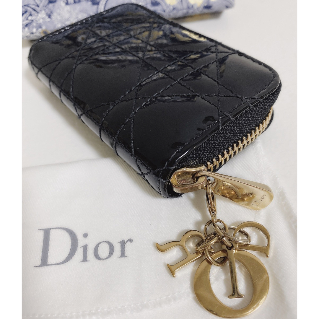 Christian Dior(クリスチャンディオール)のLADY DIOR ディオール スモール ジップコインケース エナメル 黒 レディースのファッション小物(コインケース)の商品写真