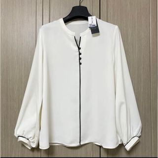 アオキ(AOKI)の新品 アオキ⭐️Oggi掲載 バイカラーデザインブラウス(シャツ/ブラウス(長袖/七分))