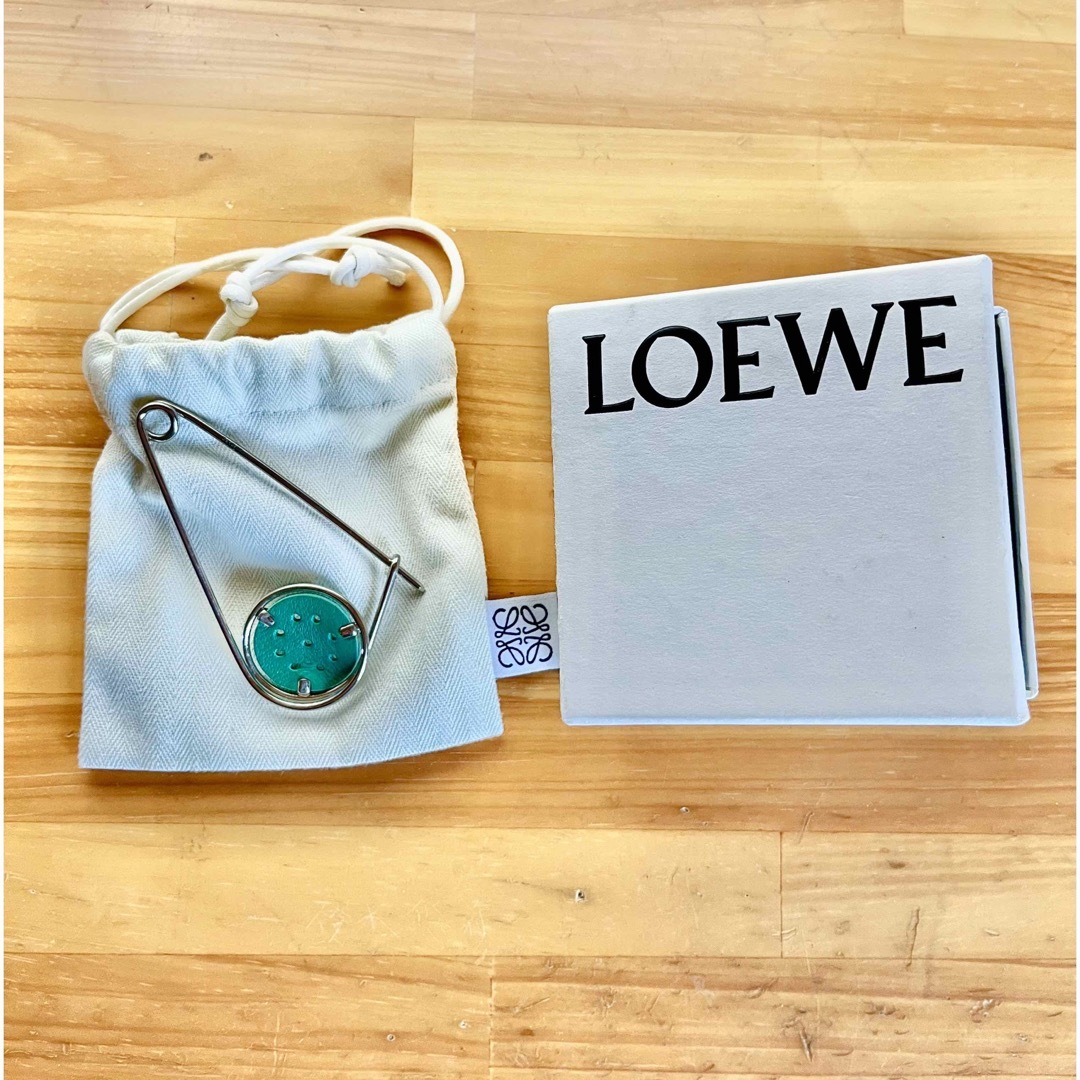 LOEWE(ロエベ)のLOEWE メカノピン レディースのアクセサリー(ブローチ/コサージュ)の商品写真
